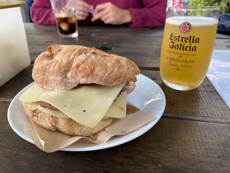 咬不下去的漢堡(牙齒要掉了)