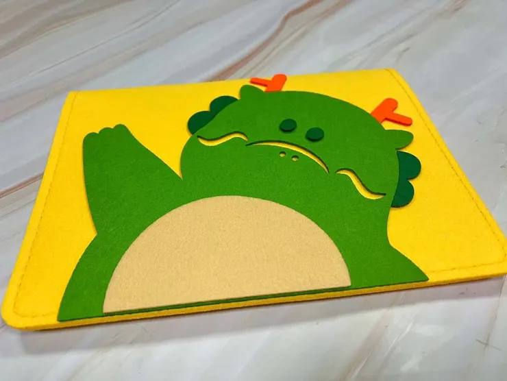 兔子書套(書套會依照寶寶預產期或出生日期為主，預產期為兔年基本上會給兔寶寶手冊)