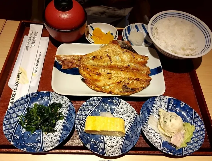 阪急三番街的燒魚套餐