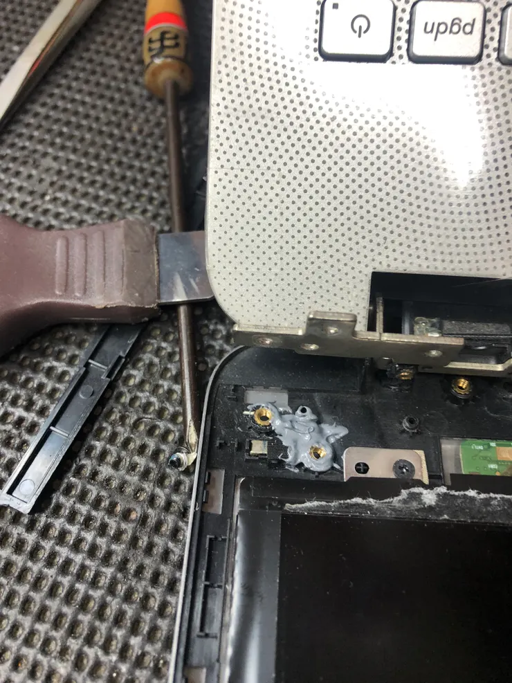 固定膠黏補完畢,就等24小時乾透囉!