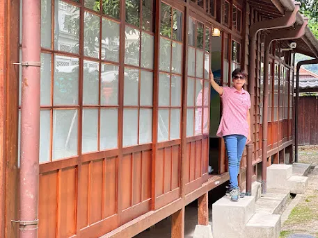 少了歲月的滄桑感