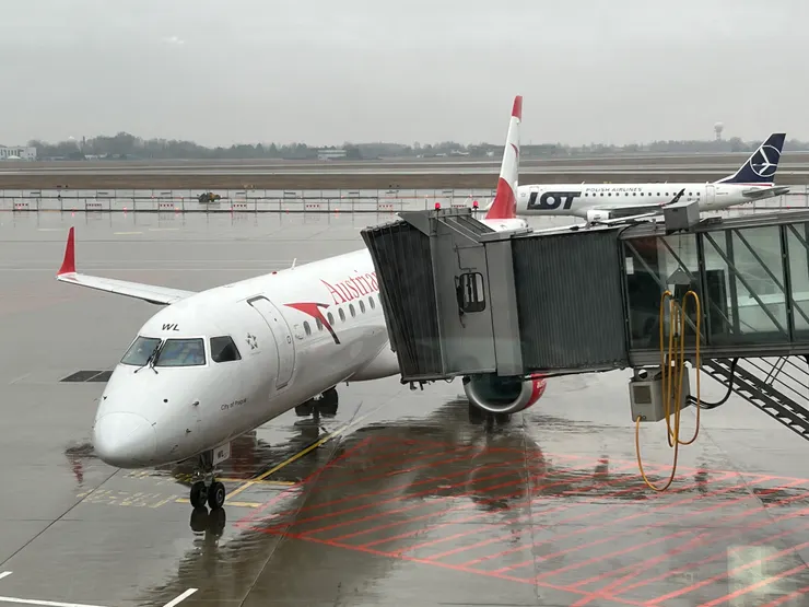 這次要搭的ERJ-900大人