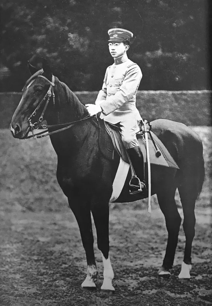 時任近衛步兵第一聯隊少佐的皇太子裕仁親王(來源：維基百科)