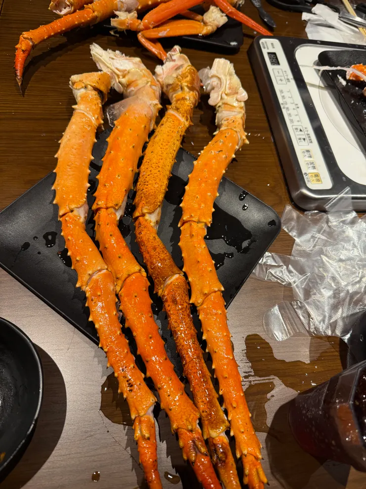 超級誇張的帝王蟹大蟹腳