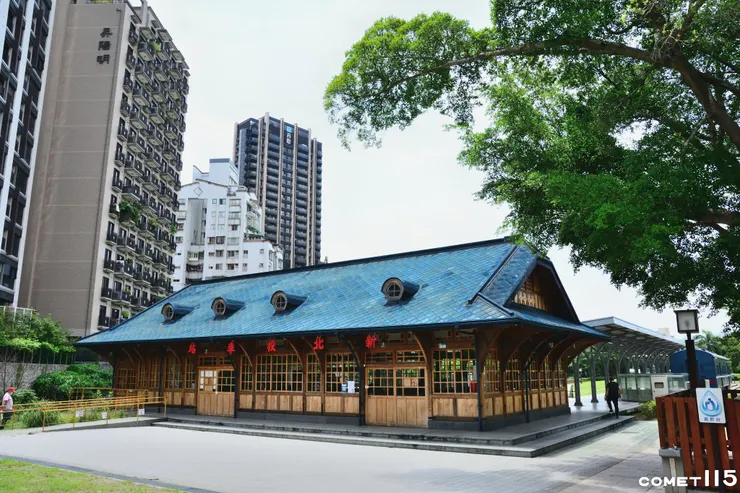 由於從彰化搬遷時建材管理不當，導致組裝時大量使用新木材替換