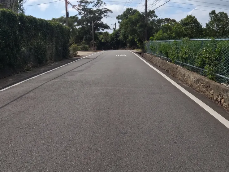 從省道轉入小路,頓時又覺得輕鬆許多。