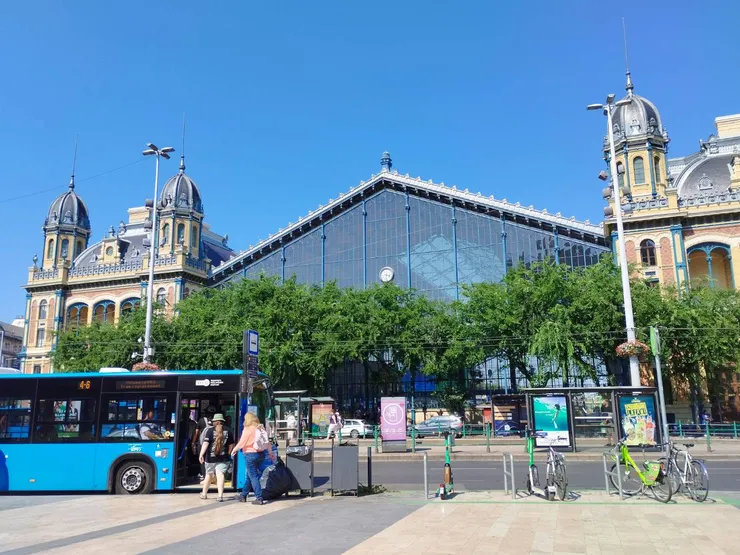 戴阿克·費倫茨廣場