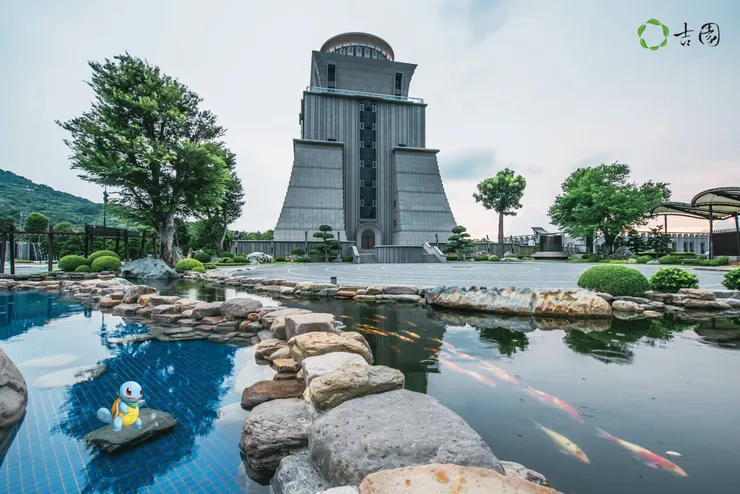 岡山之光大吉座吉發墓園,岡山最大歷史最悠久的靈骨塔,甚至還跟Pocketmon Go合作過(認真