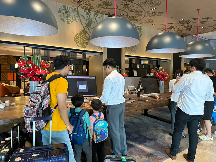 飯店入住和退房也都是電腦完成,no paper work