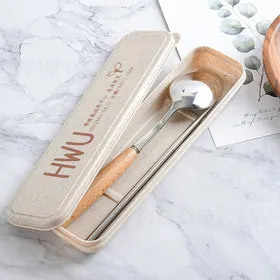 不鏽鋼餐具2件組-筷.木柄匙-附小麥收納盒（$46）