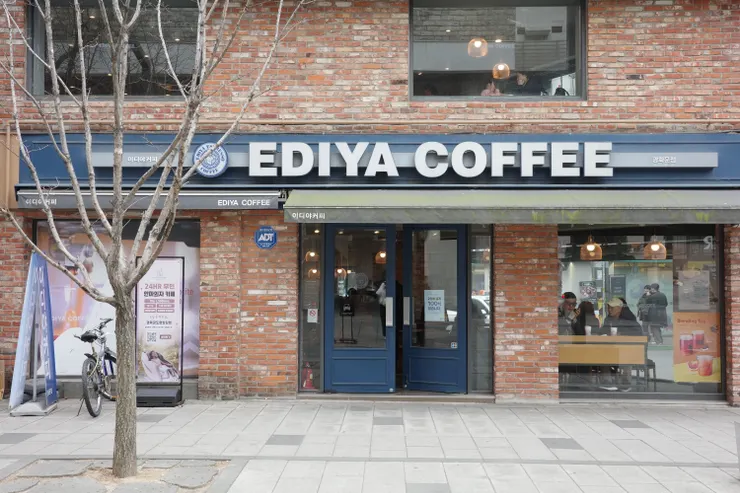 用路邊的咖啡店收尾