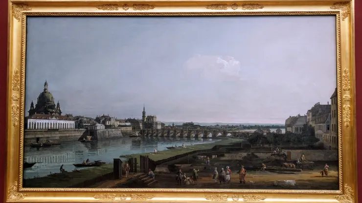 《從奧古斯都橋上方的易北河右岸看德勒斯登》Dresden vom rechten Elbufer oberhalb der Augustusbrücke： 貝洛託的第一幅德勒斯登風景畫創作於他抵達德勒斯登的那年。畫中描繪的是舊城區的輪廓。左側，在要塞城牆上方，我們可以看到首相布呂爾的建築：聖母教堂下方是布呂爾的畫廊，其後是他的圖書館、花園涼亭和宮殿。豪斯曼塔緊鄰大教堂（仍在建造中）。前景中，貝洛托坐著作畫，宮廷畫家迪特里希和蒂勒陪伴左右。右側，藝術家署名「卡納萊托」。－引自網路