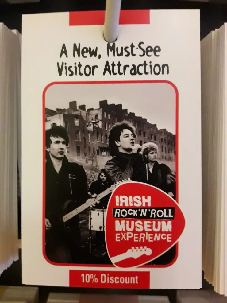 博物館折扣名片印有U2圖像 / 資料來源：我自己