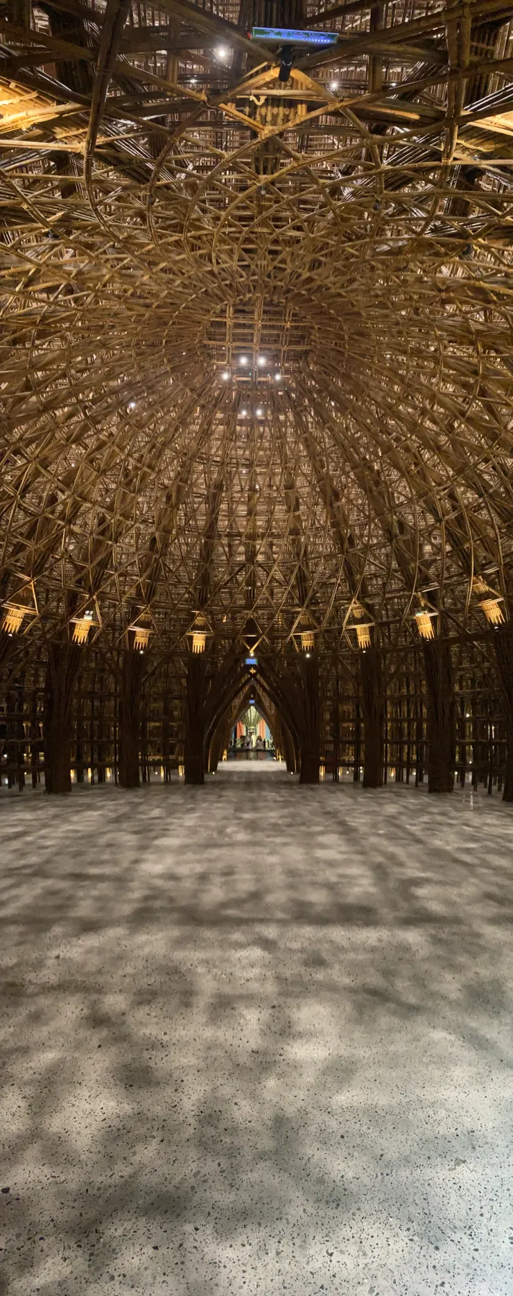 招牌內部使用竹子編織而成