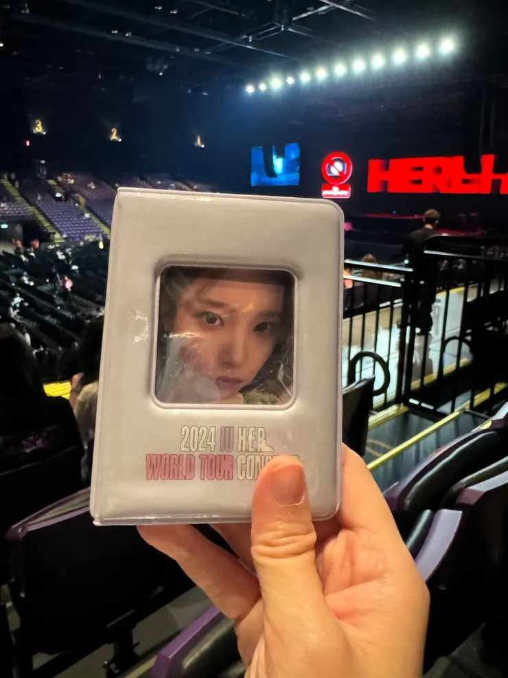 海外場贈送的卡冊