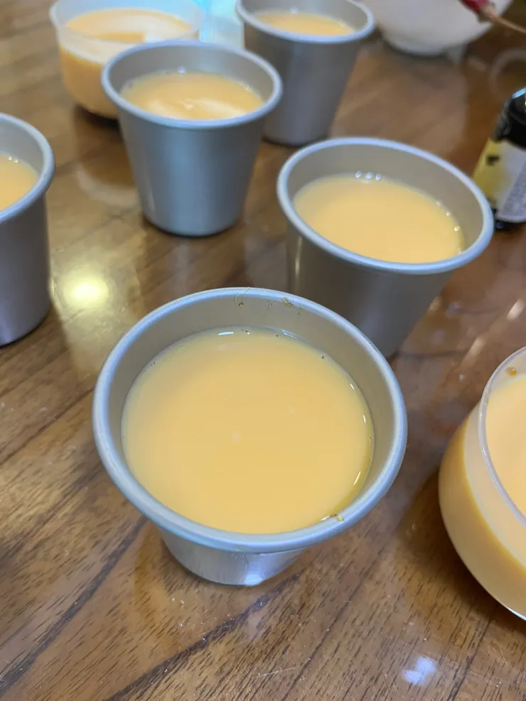 邊邊還有點泡泡，可以用湯匙撈一下