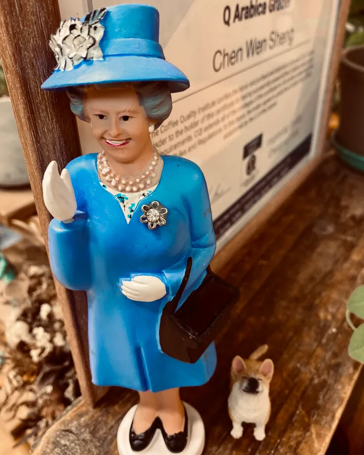 英女皇和她的柯基