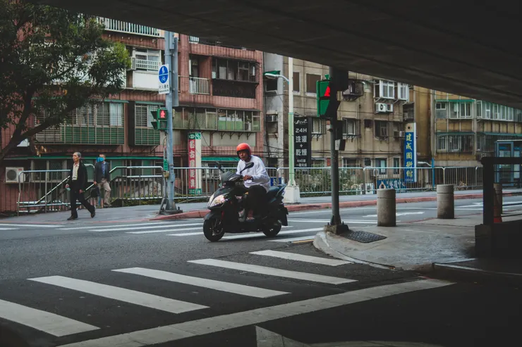 Canon 7D with LEITZ Leica Summicron-R 35mm/F2.0