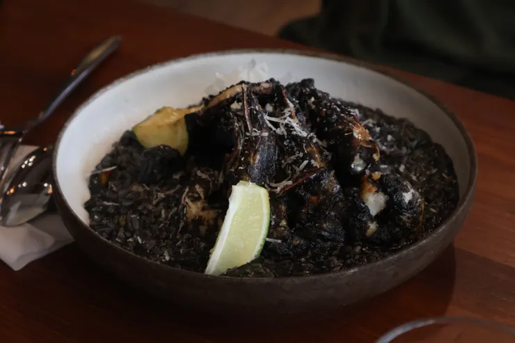 黑嚕嚕海鮮燉飯