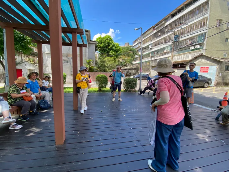 化南小公園不但是化南居民聚會聊天之處，也是陳淑美、苑舉民與太太王曉敏討論起化南保存的起點。