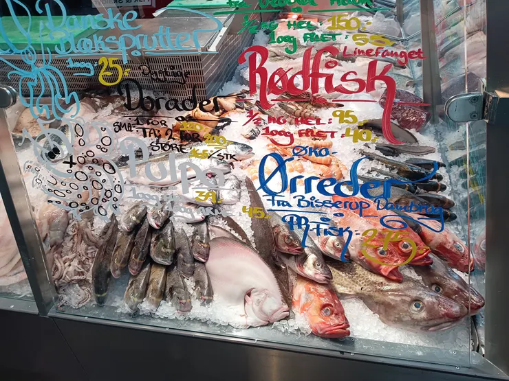哥本哈根靠海,市集裡有很多新鮮漁獲。