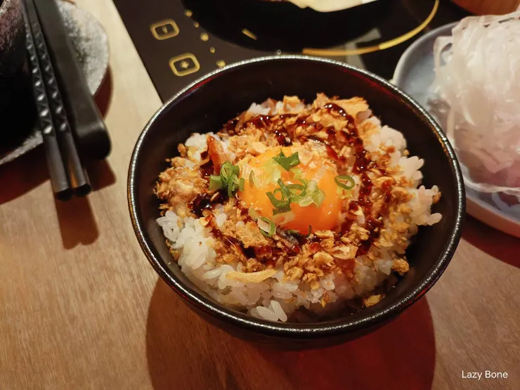 肉吞俱樂部月見油蔥飯