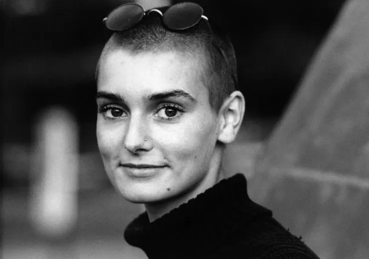 年方 24 歲的 Sinead O'Connor 