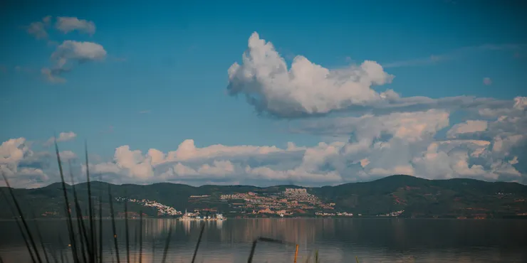 出發前往建水前，最後一次看看撫仙湖