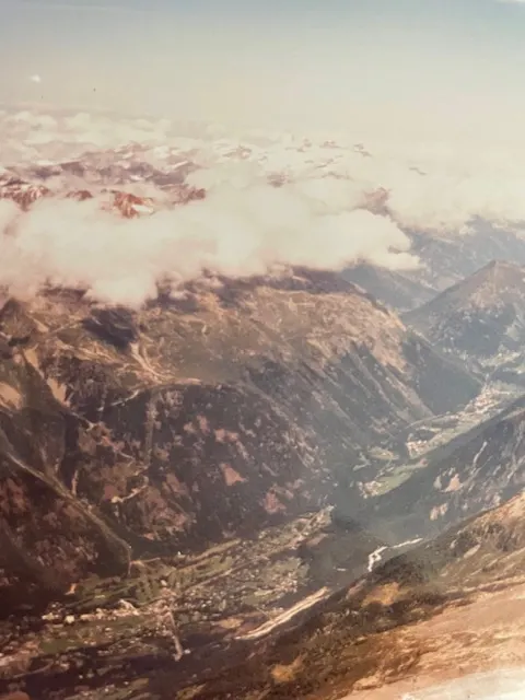 俯瞰山下的紅塵(舊照:Chamonix)