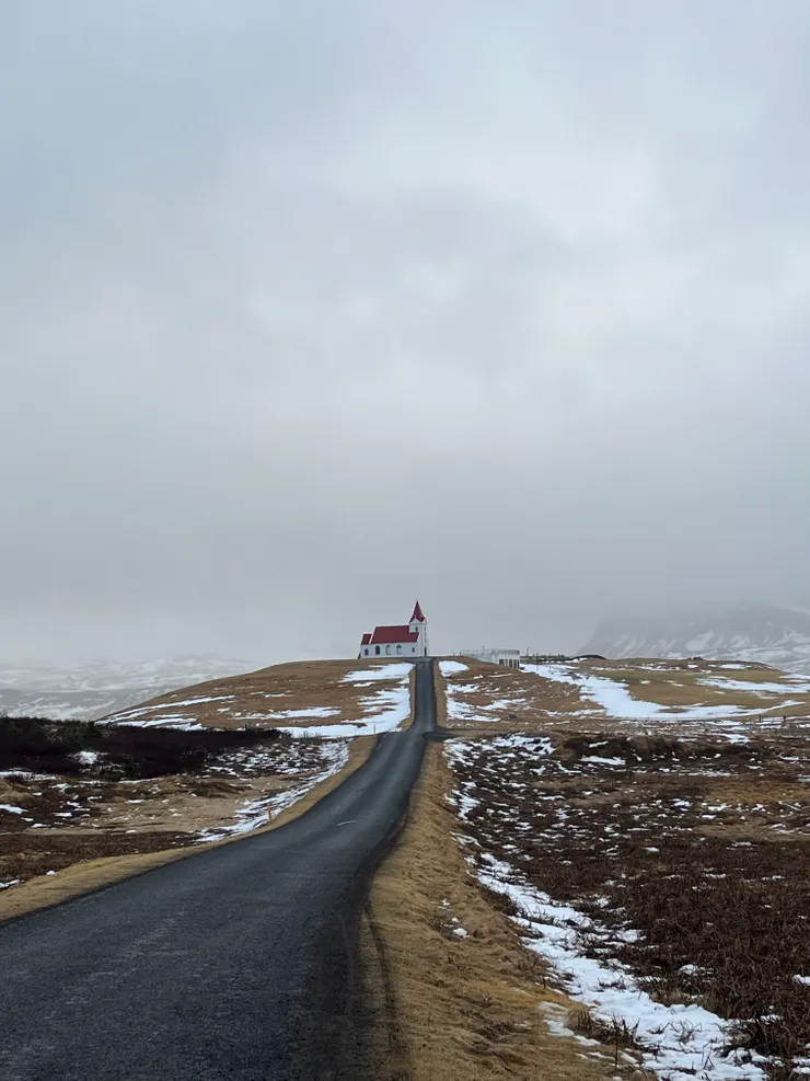 Ingjaldshólskirkja教堂