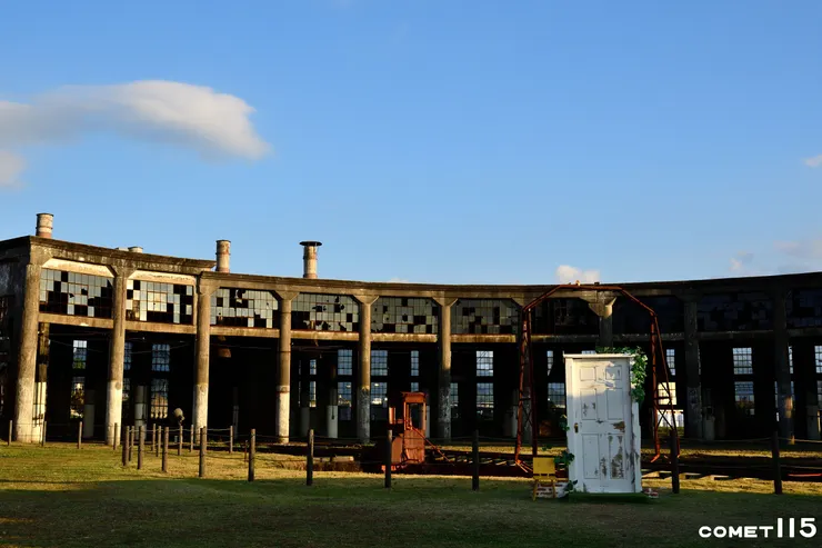 舊豐後森機關庫不僅以九州僅存的扇形車庫廣為人知，近年還搭上新海誠電影風潮成為劇中取景聖地