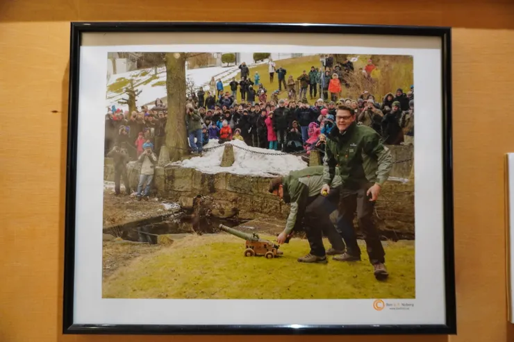 每年釣魚季開始的儀式:放小砲XD