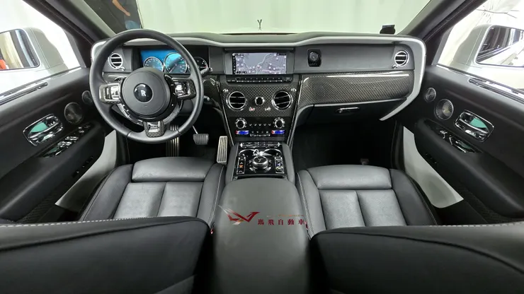 Cullinan Black Badge韓規外匯車