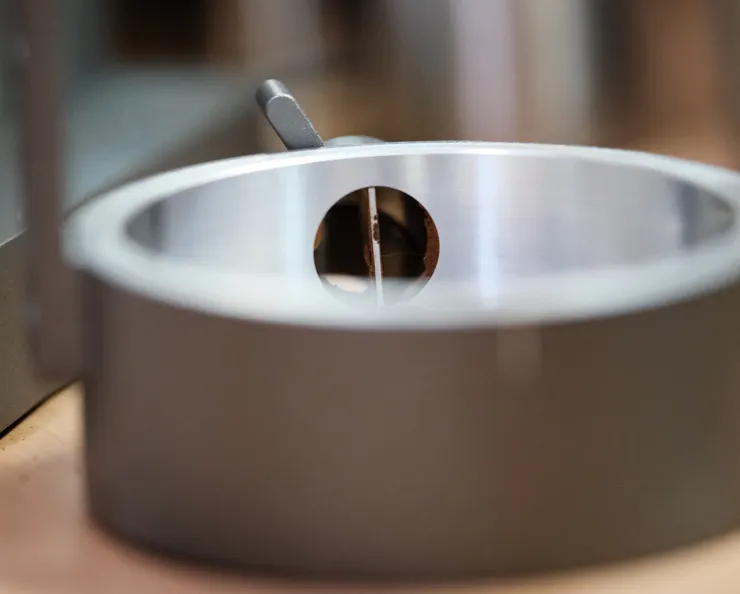 出粉口的破塊機構