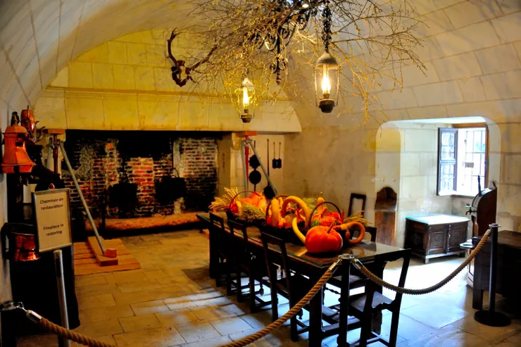 【-1樓,佣人的餐廳。】