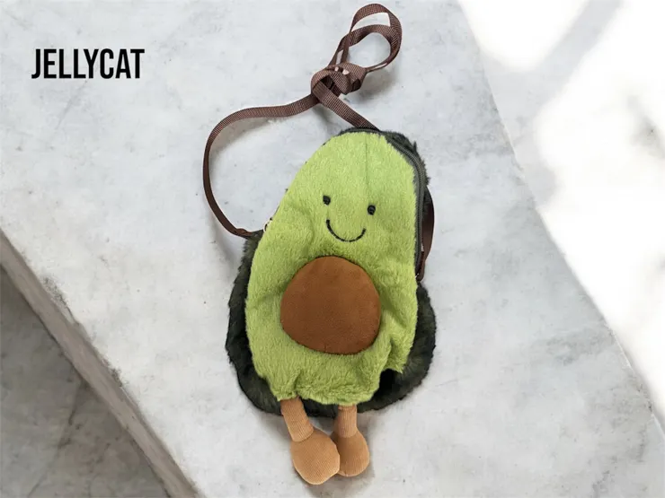 十分療癒的 JellyCat 牛油果小廢包~