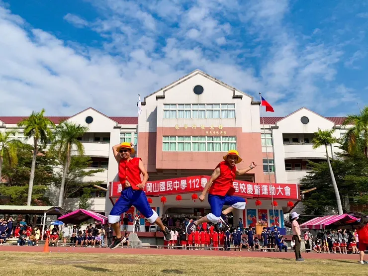 穎如主任真的好會拍👍（騰空飛起的岡山國中-山海無懼）