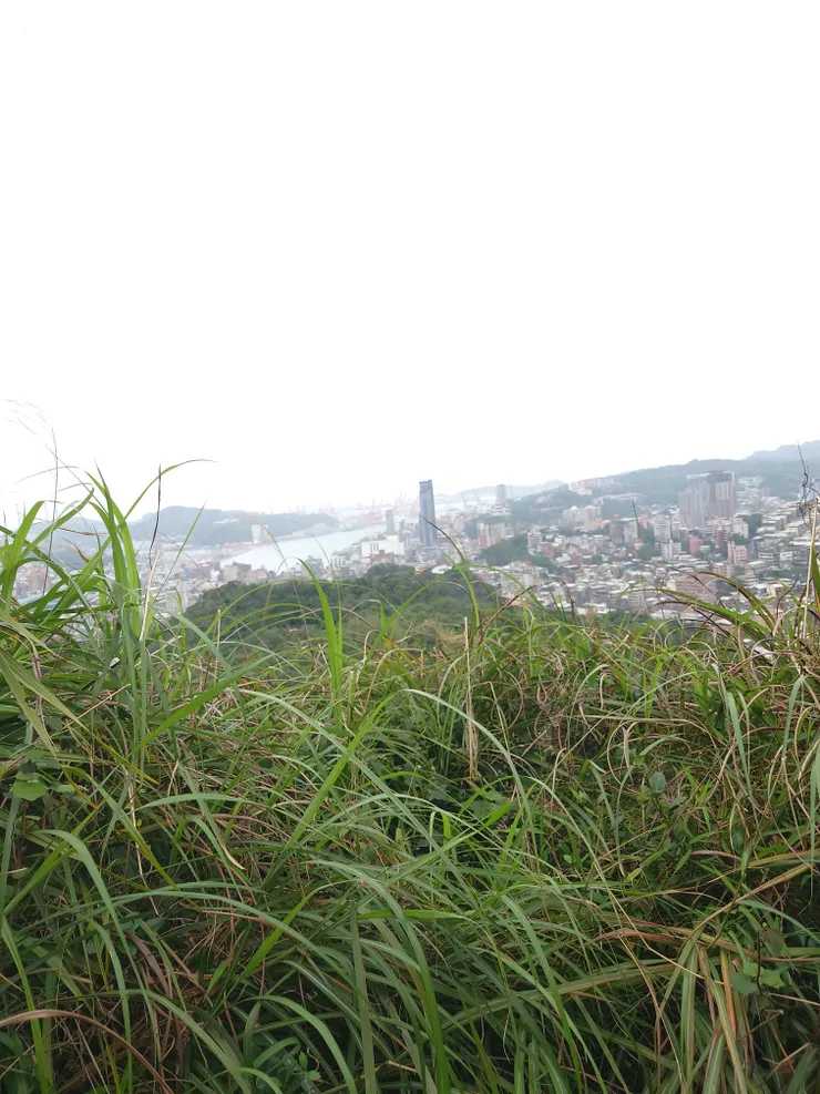 獅球嶺群峰每一個炮座架設地點都可看到無敵海景