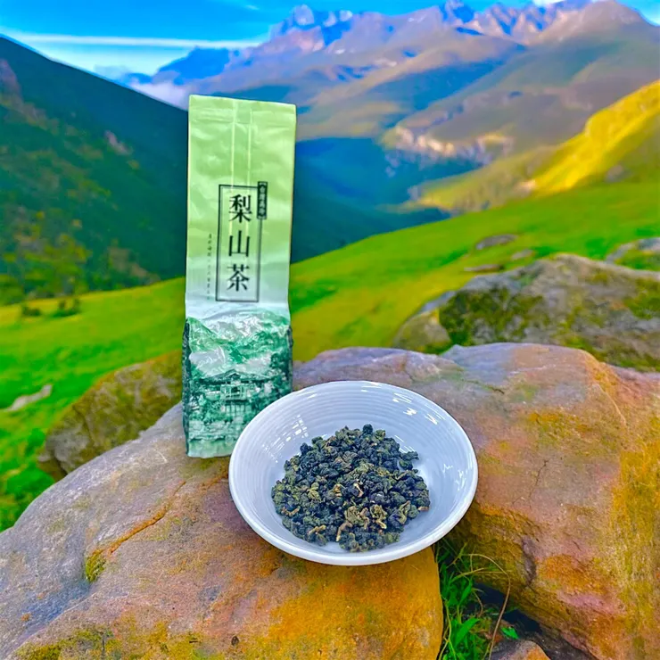 來自海拔2200公尺的高山上,感受梨山茶香與果香的寧靜與溫暖(由銘泰茶行提供)