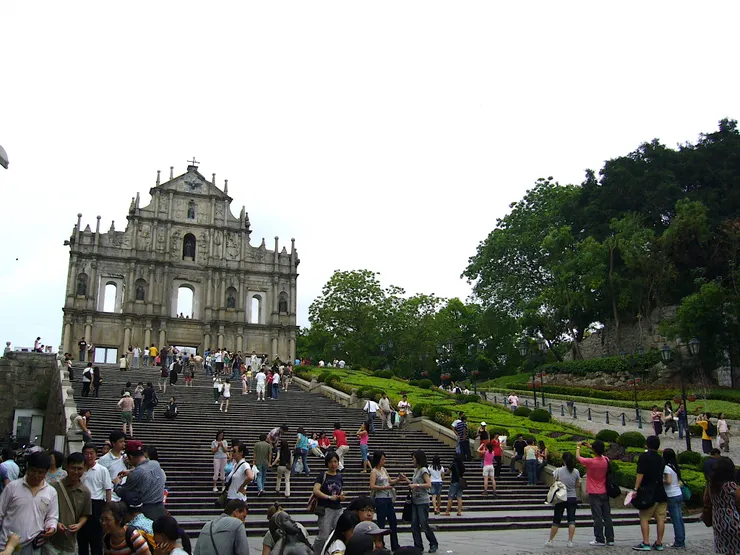 這張已經是人比較少的畫面了，到此一遊的旅客一波接著一波，尤其團客更是可怕