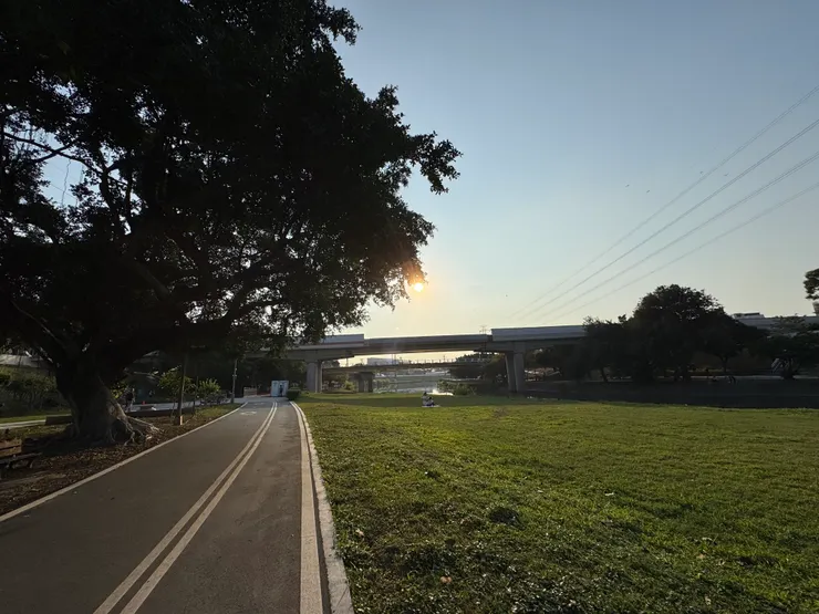 拍攝於2026年2月22日，士林 河堤