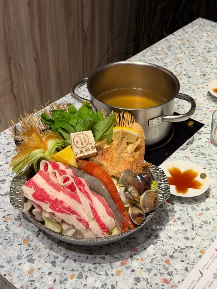 飛鳥海陸鍋 很大一盤!