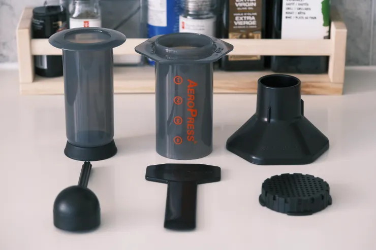 Aeropress內附工具，還有濾紙沒入鏡