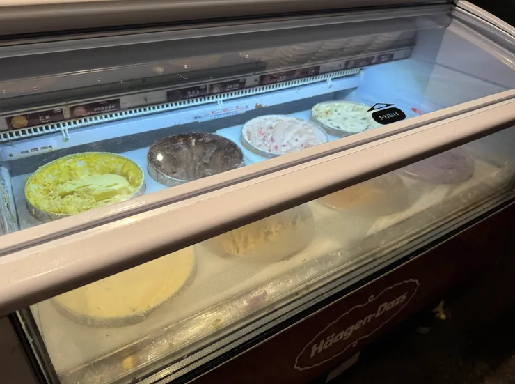 村民食堂廚窗港點_哈根達斯冰淇淋