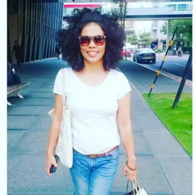 v 視角看世界 的沙龍