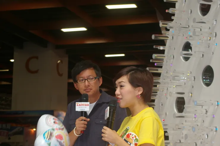 這是我在多年前的台北國際旅展所拍到的型男主廚詹姆士!