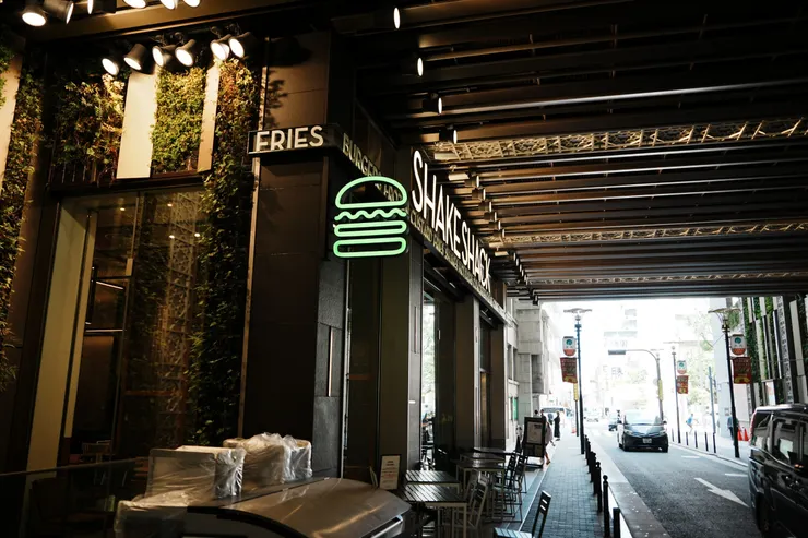 位於大丸百貨內,心齋橋地鐵站出口旁 (早上10點開始營業唷)