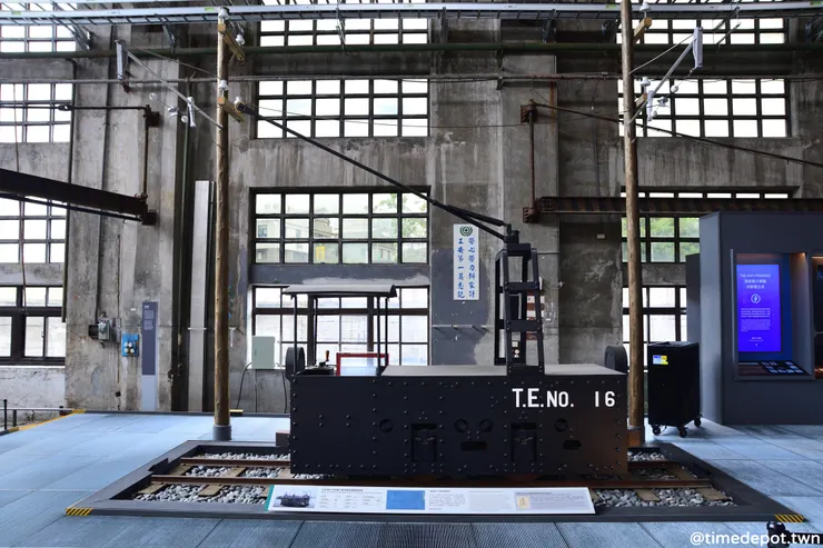 日月潭工程期間闢建的鐵道是臺灣史上第一條電氣化鐵道，圖為國家鐵道博物館依設計圖仿製的模型車