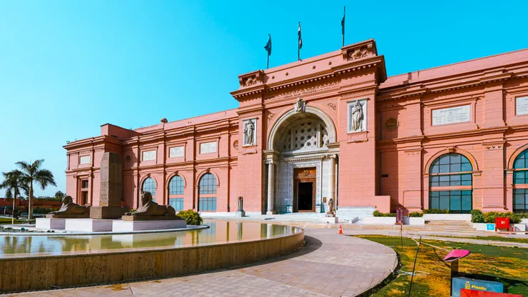 Museum entrance with AI-retouched image to remove bystanders; artefacts may appear altered.