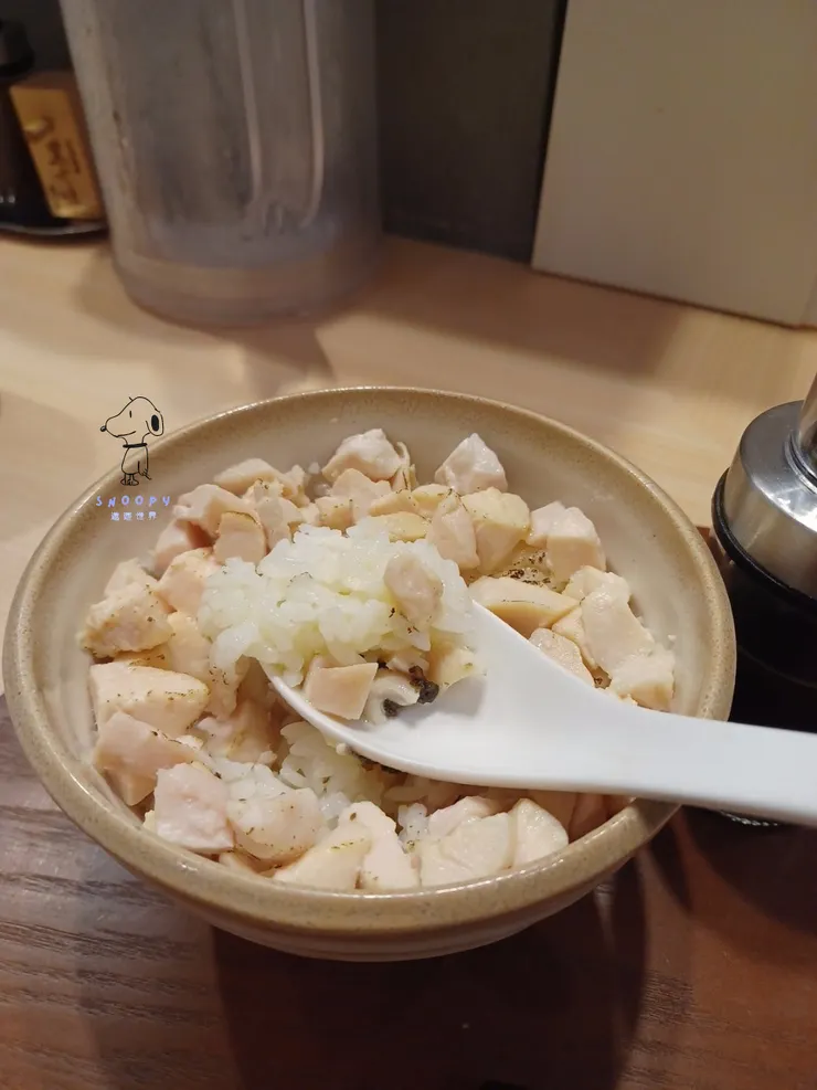 口口都有雞肉及松露味